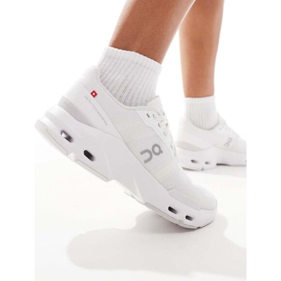 ON Cloudpulse Sneakers in Undyed & Frost 9 with box Mens Athletic Shoes - Picture 14 of 16